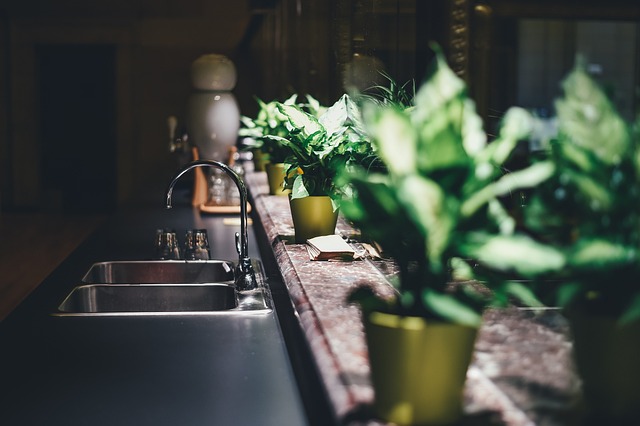Opgrader dit køkken med bæredygtige materialer og smarte løsninger